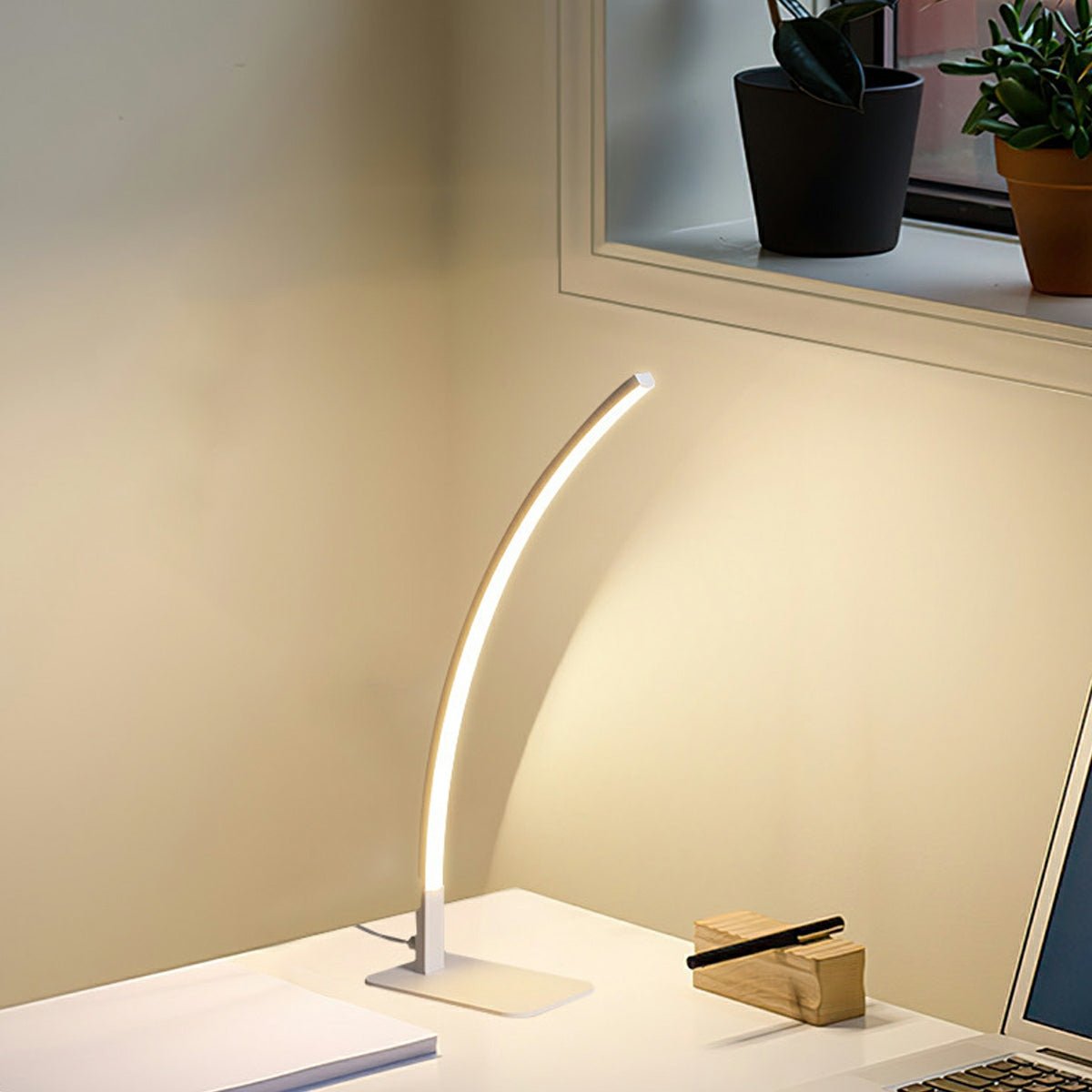 Arc Dimmable Table Lamp